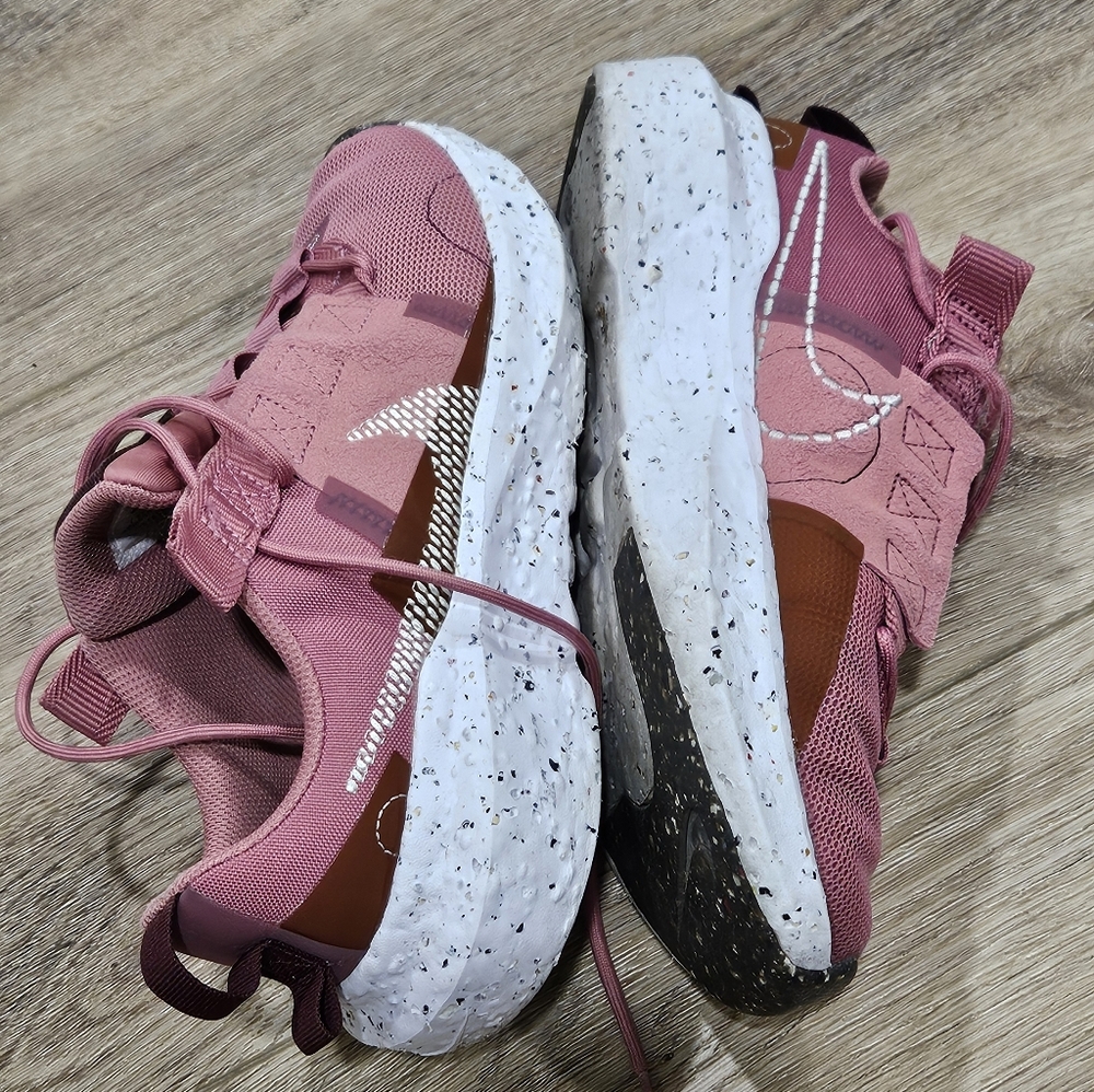 Nike Women's Pink and White Runing Sneakers Desert Berry